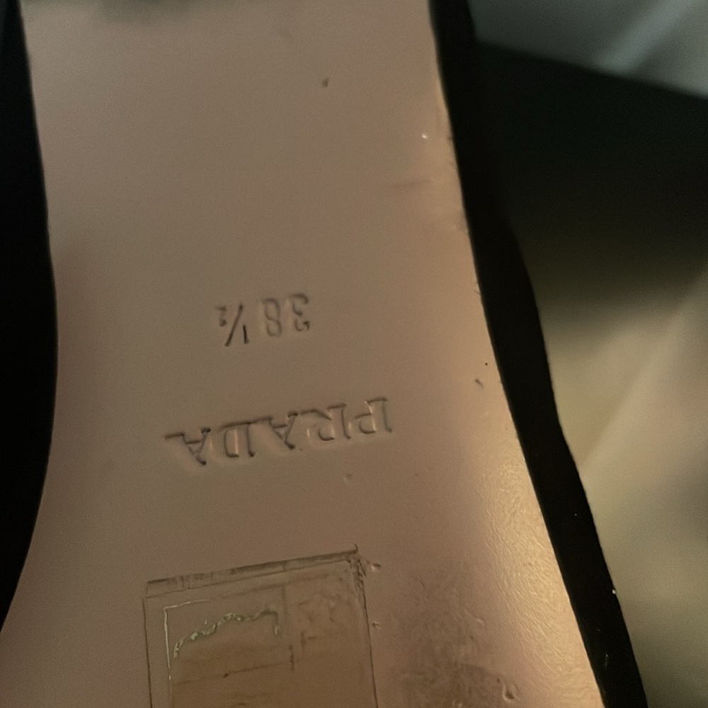 Authentic Prada velvet shoes - Picture 7 of 9